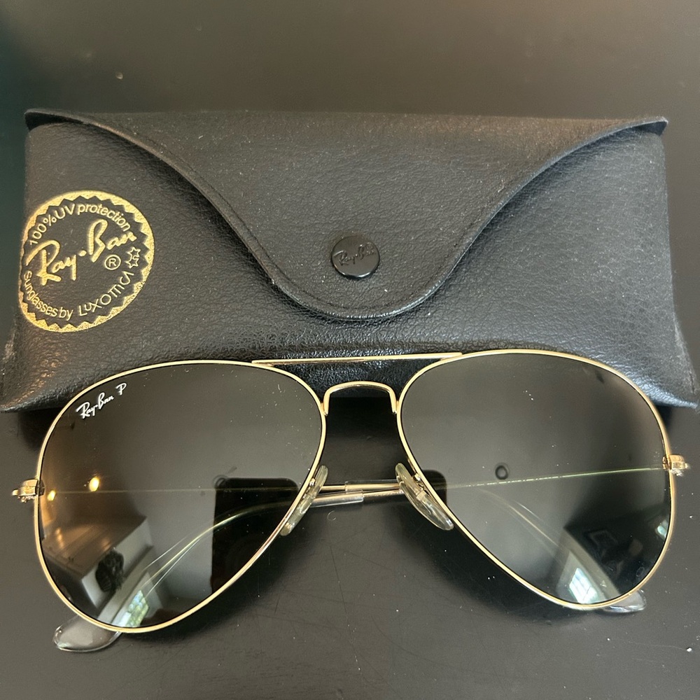 Ray-Ban Aviators Gold Frame Sunglasses with Black Lenses